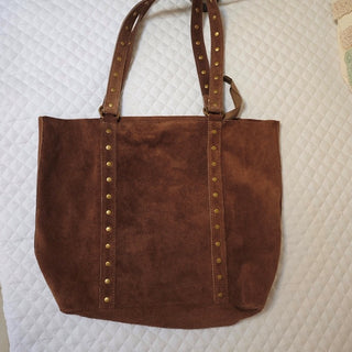 BOLSO SHOPPER PIEL TACHUELAS