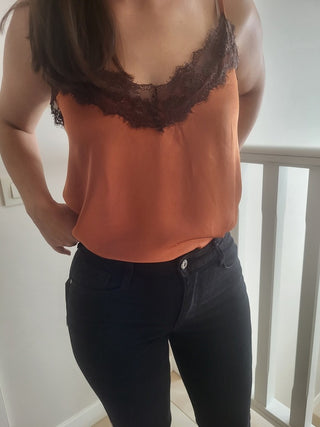 TOP LENCERO SATINADO
