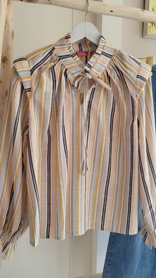 BLUSA ROSY HOMBRERAS